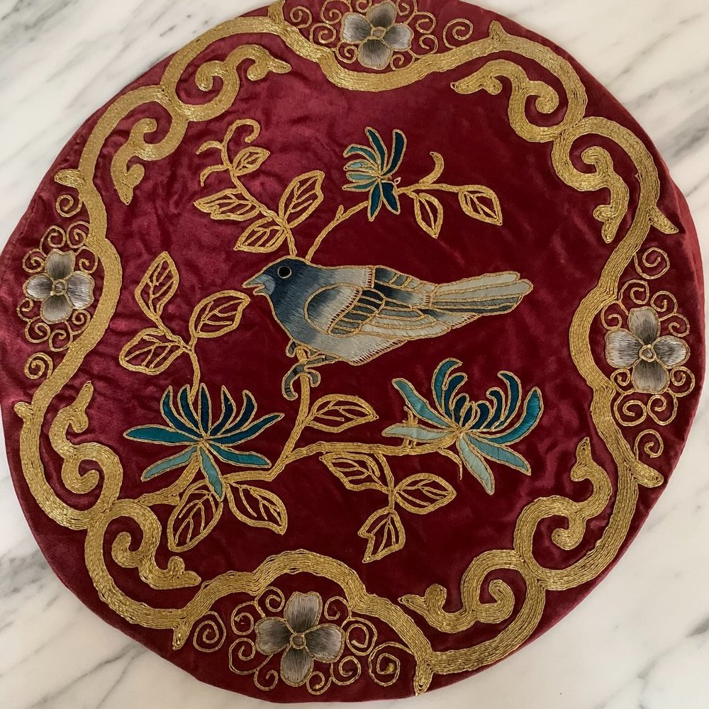 VINTAGE BOUGHT CHINA Embroidered Silk Table mat